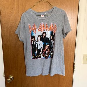 Def Leppard band tee